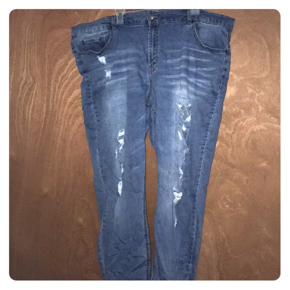 Size 24 destructed boyfriend jeans
